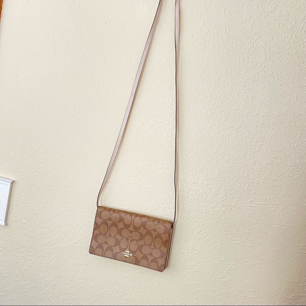 OFFERS WELCOME Coach Crossbody with removable strap